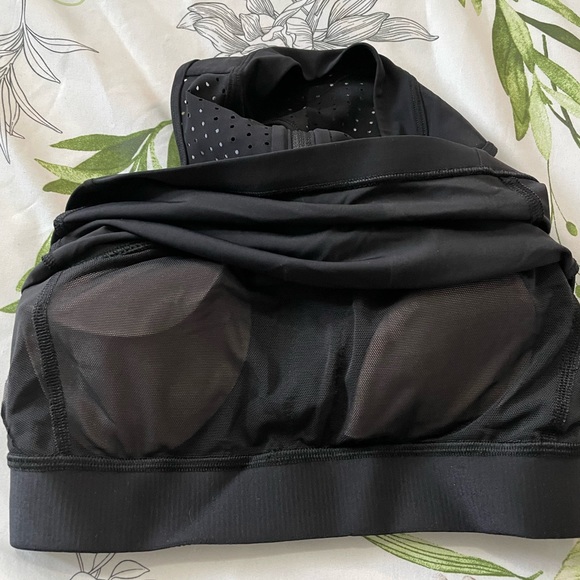 Sports top - Picture 3 of 3